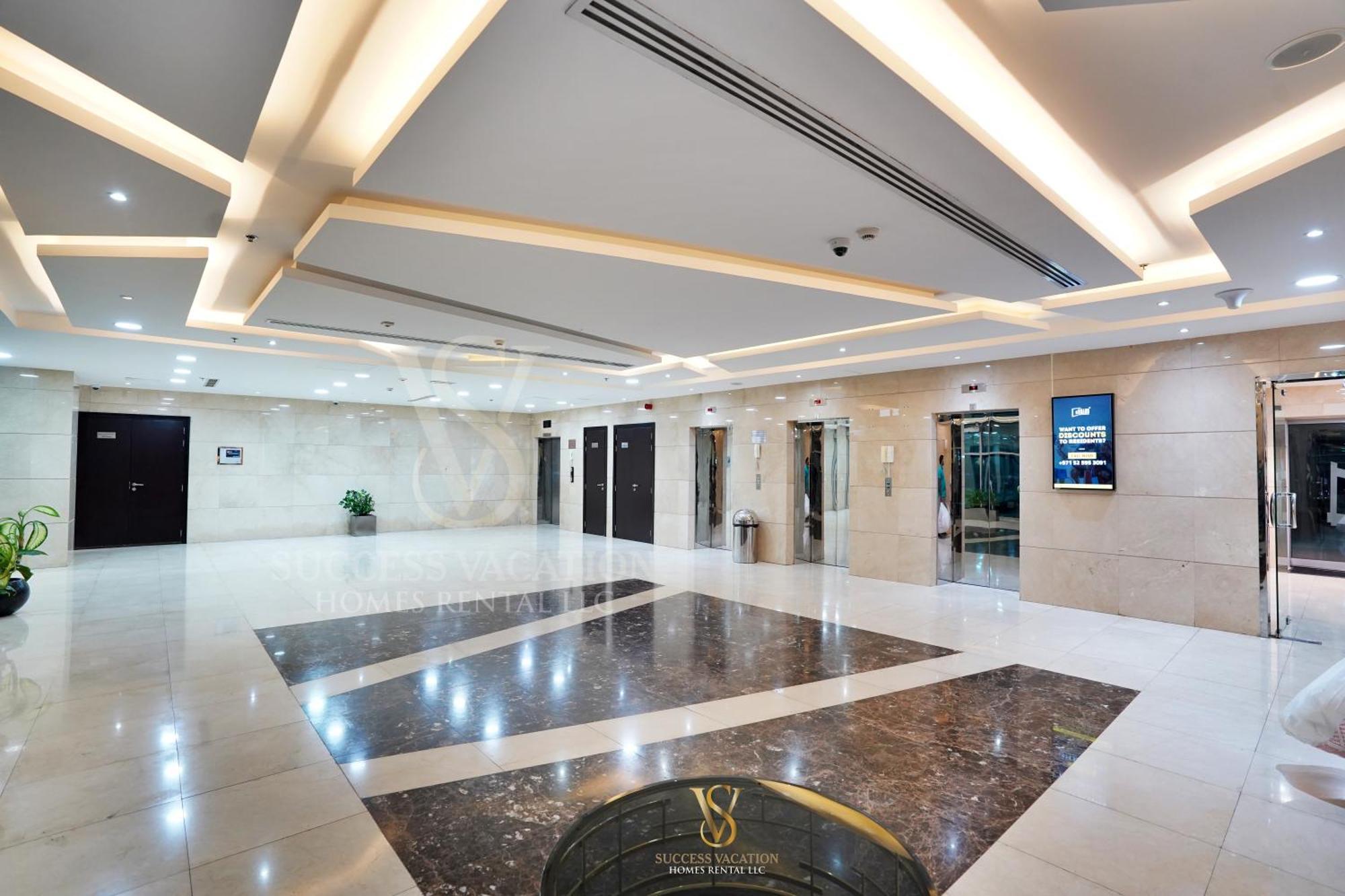Success Luxury Apartment - 5 Min Away Marina Corniche - Free Housekeeping Provided Everyday-24-7 Staff Available For Services Dubái Exterior foto