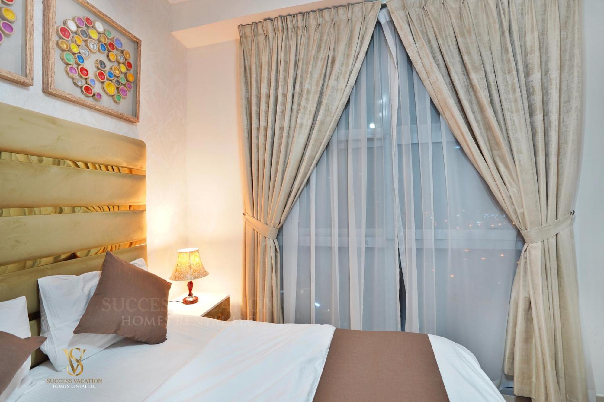 Success Luxury Apartment - 5 Min Away Marina Corniche - Free Housekeeping Provided Everyday-24-7 Staff Available For Services Dubái Exterior foto